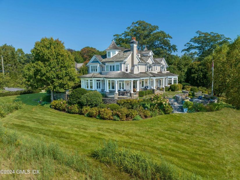 16 Indian Point Lane, Riverside CT 06878