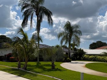 10644 Avenue Of The
