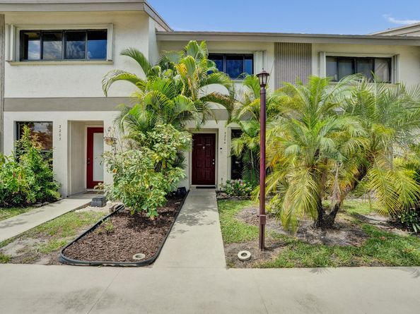 3028 S Oakland Forest Drive 3204, Oakland Park FL 33309