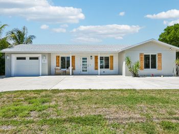 1051 SW 25th Avenue