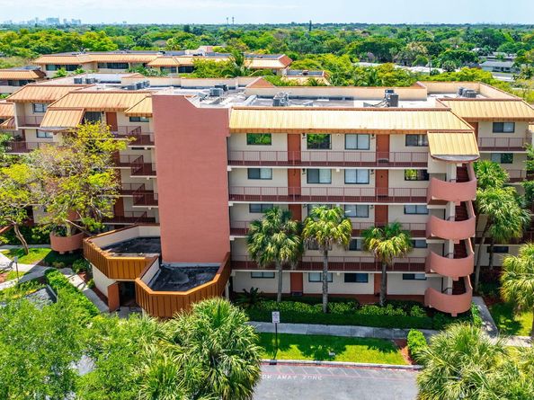 7451 NW 16th Street 303, Plantation FL 33313