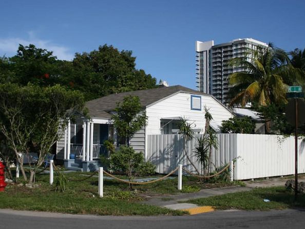 100 NE 5th Street, Fort Lauderdale FL 33301