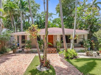 2810 Crystal Court