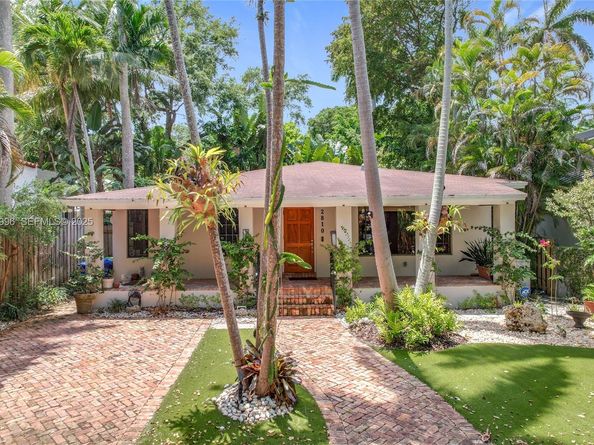 2810 Crystal Court, Miami FL 33133