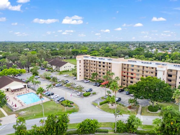 7770 Tahiti Lane 405, Lake Worth FL 33467