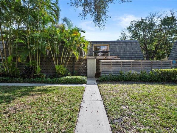 625 6th Terrace, Palm Beach Gardens FL 33418