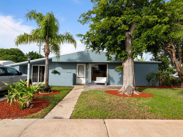 1403 W Broome Street, Lantana FL 33462