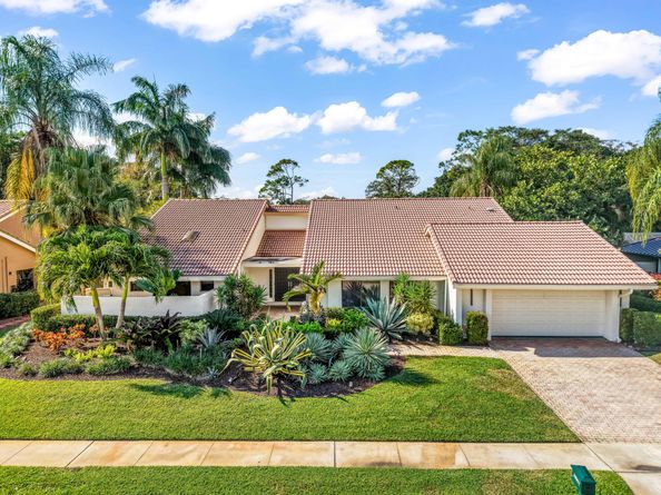 10571 Boca Woods Lane, Boca Raton FL 33428