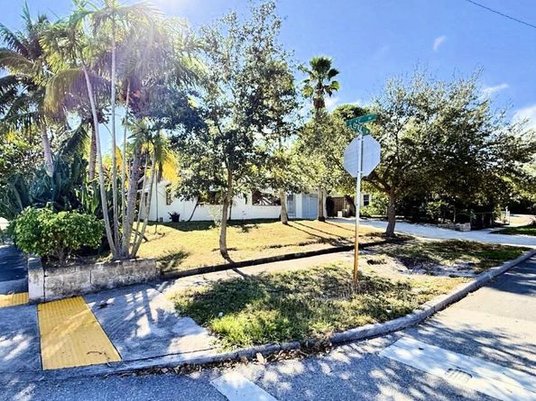 802 Lytle Street, West Palm Beach FL 33405