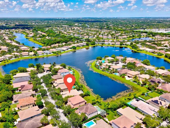 4422 Laurel Pl, Weston FL 33332