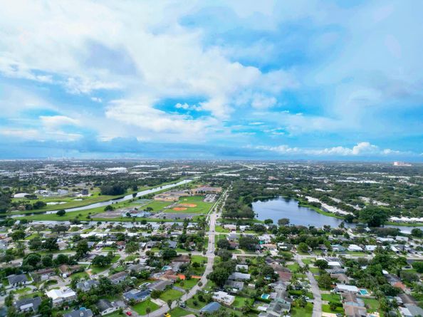 359 Garden Boulevard, Palm Beach Gardens FL 33410