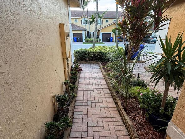 1718 SW 81st Way 1718, North Lauderdale FL 33068