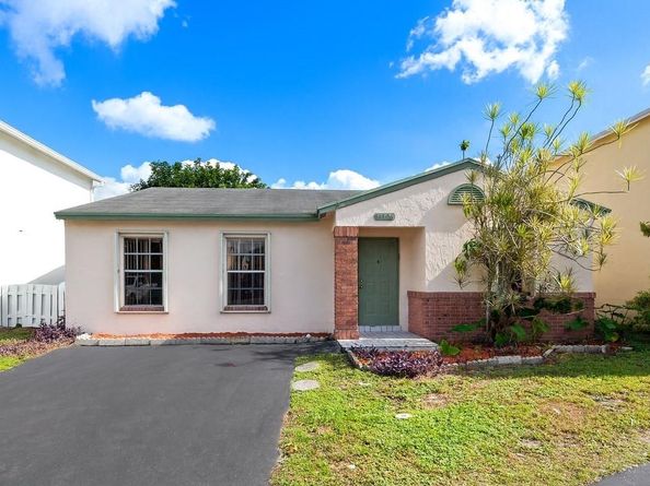 14106 Langley Pl, Davie FL 33325