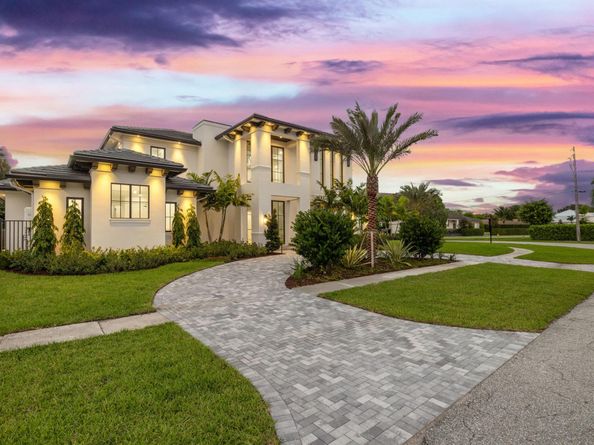 11721 Lake Shore Place, North Palm Beach FL 33408