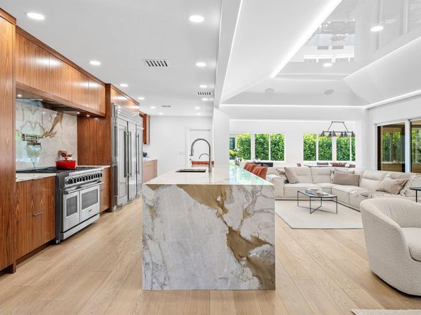 16 Little Pond Road, Manalapan FL 33462