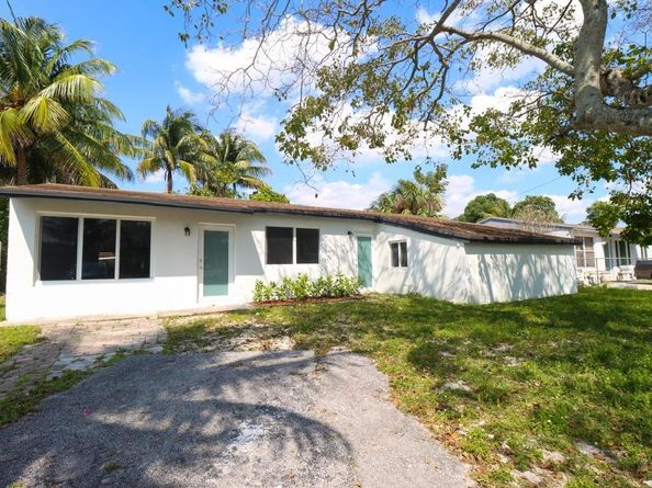 6861 SW 18th St, North Lauderdale FL 33068