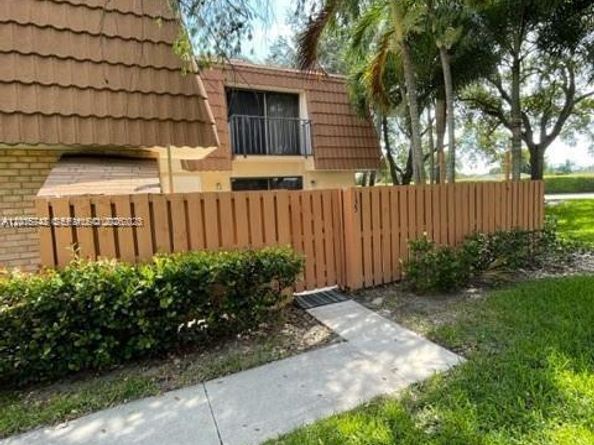 135 Heritage Way, West Palm Beach FL 33407