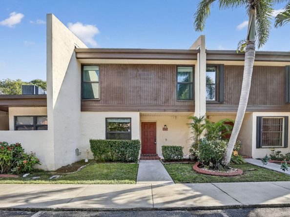 1261 NW 99th Ter 47, Pembroke Pines FL 33024