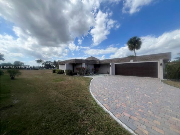 5724 S Bayberry Lane, Tamarac FL 33319