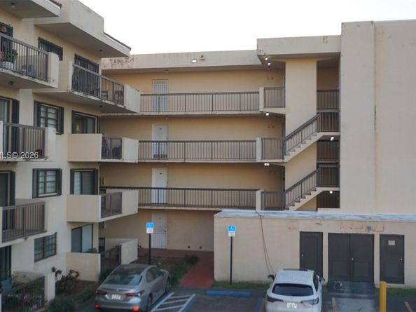 995 SW 84th Avenue 218, Miami FL 33144