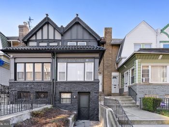 1426 W Grange Avenue