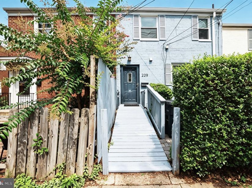 229 Tennessee Avenue, Alexandria VA 22305