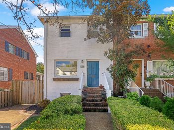 19 E Custis Avenue