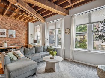205-11 N 4TH Street