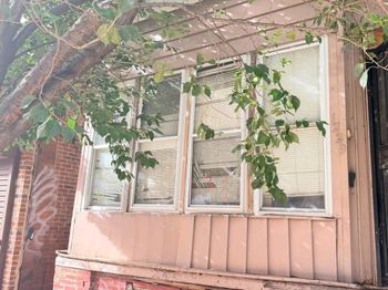 1229 W Russell Street