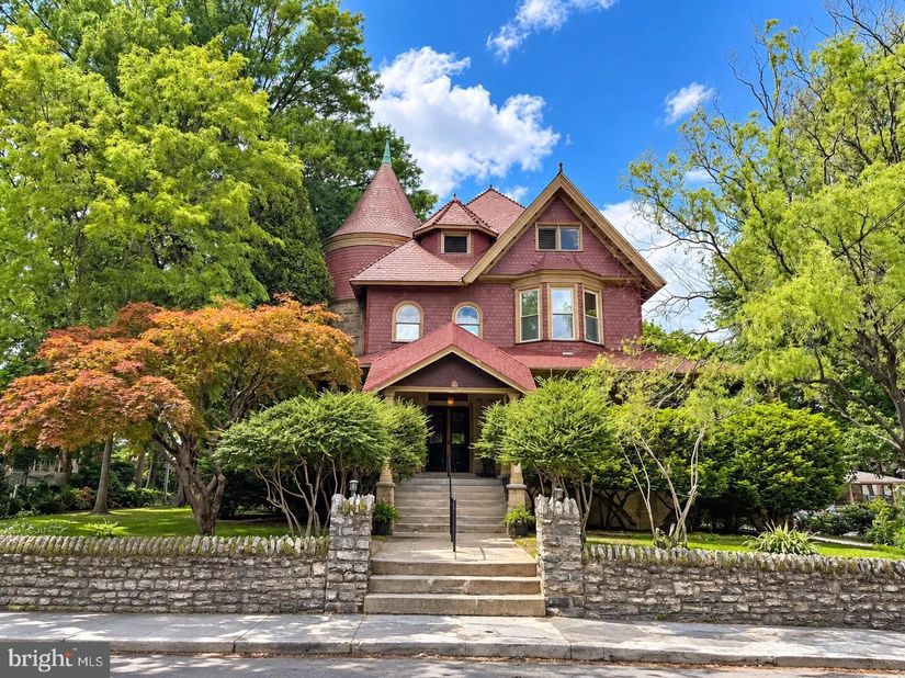 31 Hewett Road, Wyncote PA 19095