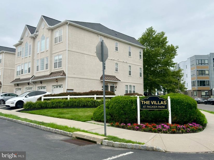 3202 Davinci Drive, Philadelphia PA 19145