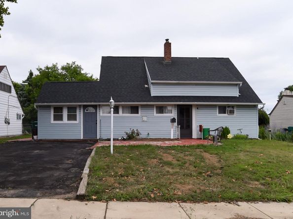 34 Red Maple Lane, Levittown PA 19055