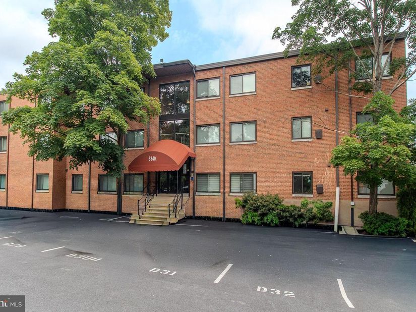 3340 S 28TH Street 403, Alexandria VA 22302