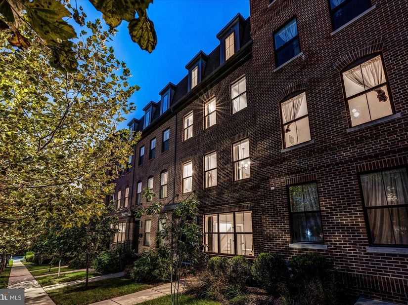 2118 18TH Street N, Arlington VA 22201