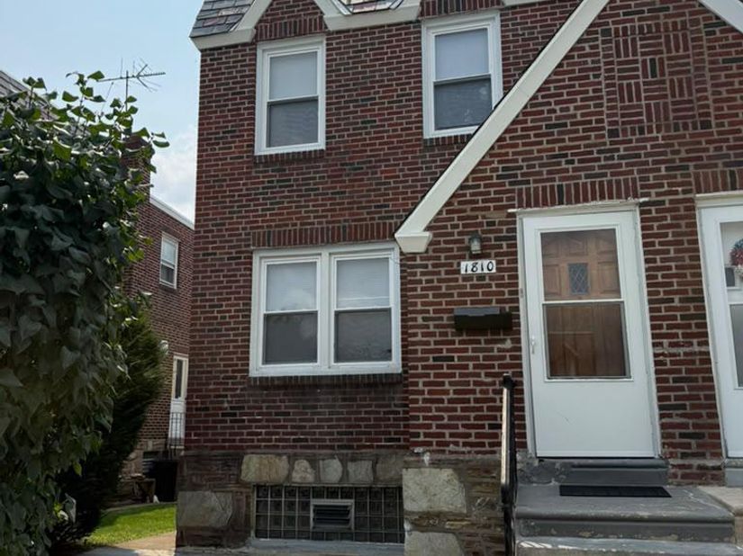 1810 Benson Street, Philadelphia PA 19152