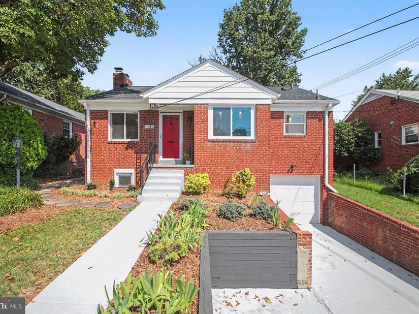 5985 Wilson Boulevard, Arlington VA 22205