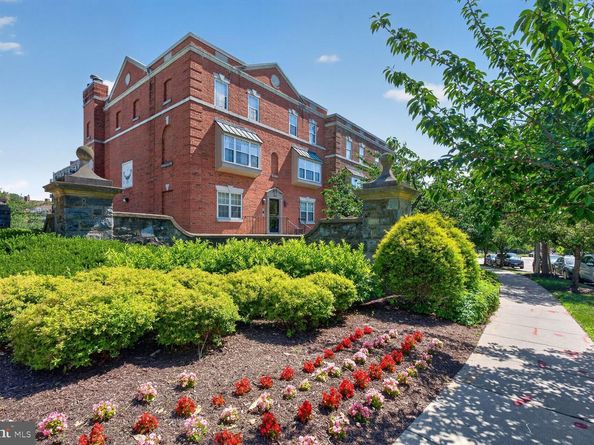 3800 Porter Street NW 302, Washington DC 20016