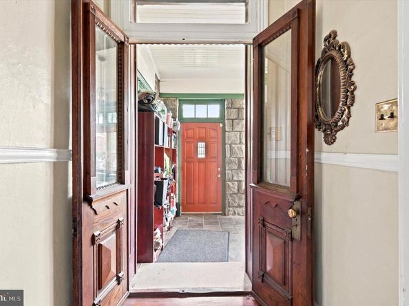 465 Green Lane, Philadelphia PA 19128