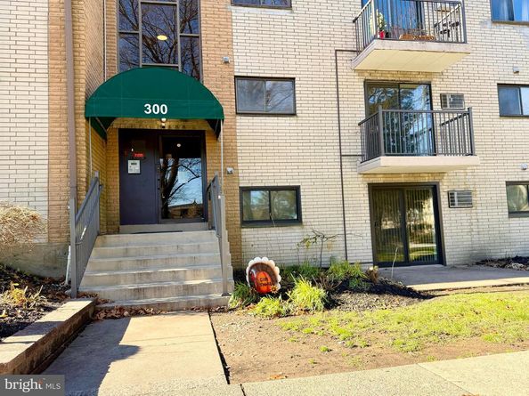 1575 W Street Road 327, Warminster PA 18974