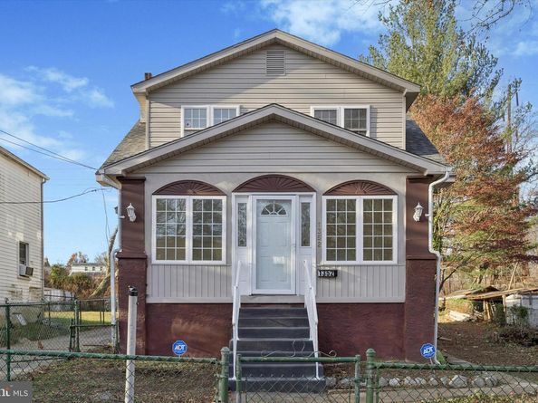 1352 Elmwood Avenue, Sharon Hill PA 19079