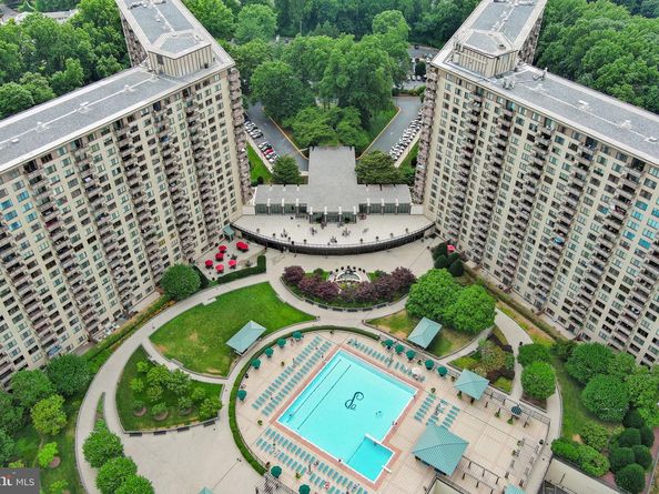 5225 Pooks Hill Road 1305N, Bethesda MD 20814