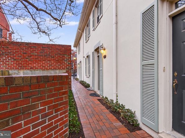 1018 N Royal Street, Alexandria VA 22314