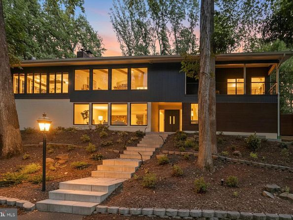 1335 N Pegram Street N, Alexandria VA 22304