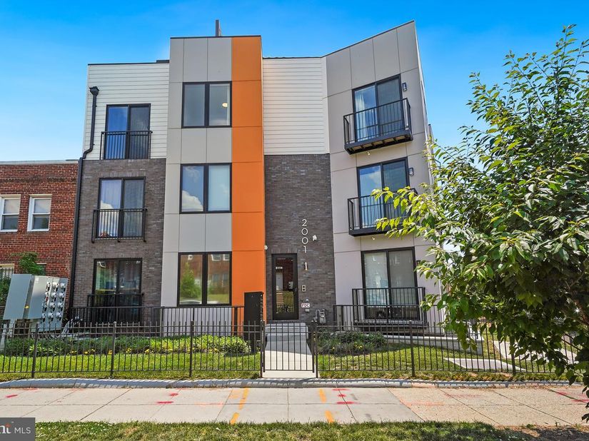 2001 I Street NE 10, Washington DC 20002