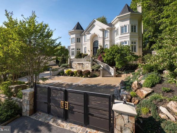 5821 Goldsboro Road, Bethesda MD 20817
