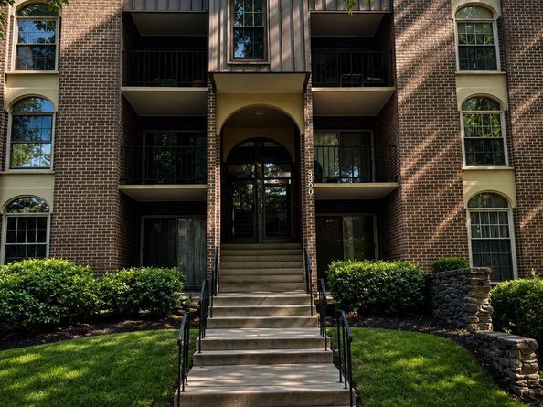 3300 Woodburn Village Drive 31, Annandale VA 22003