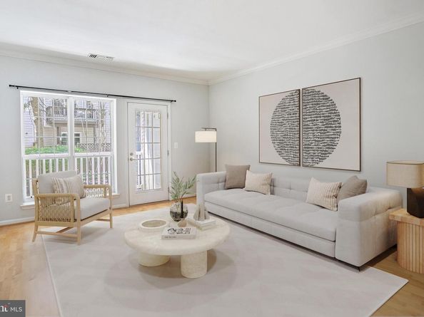 4560 Strutfield Lane 1212, Alexandria VA 22311
