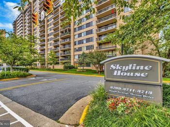 3713 S George Mason Drive