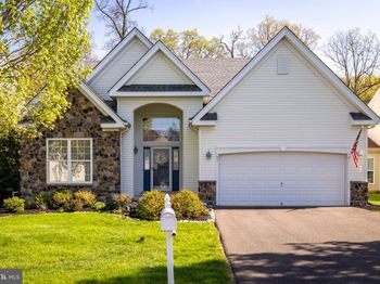 617 N Settlers Circle