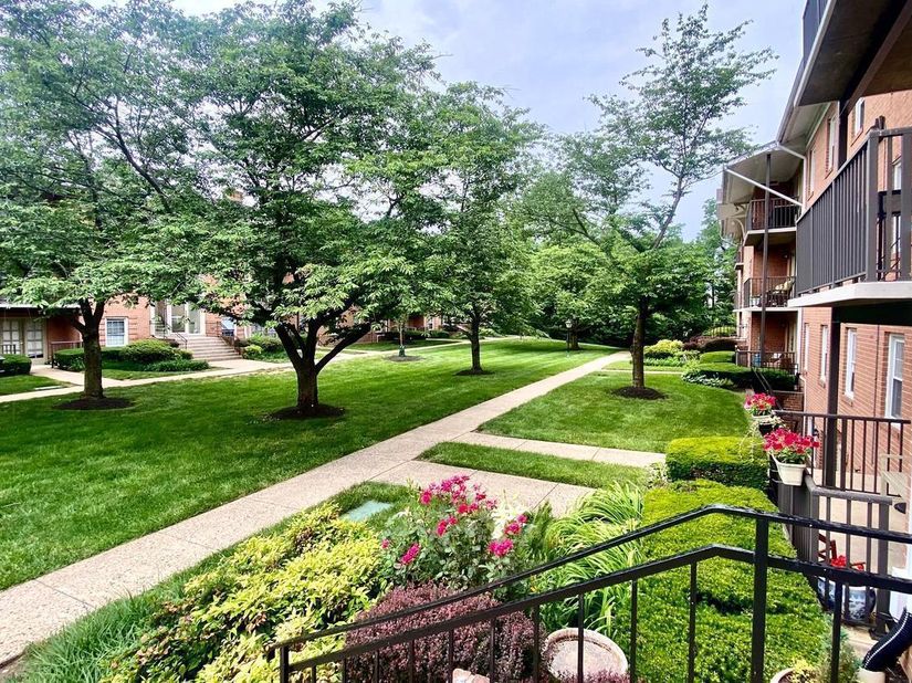 3330 Spring Lane D10, Falls Church VA 22041